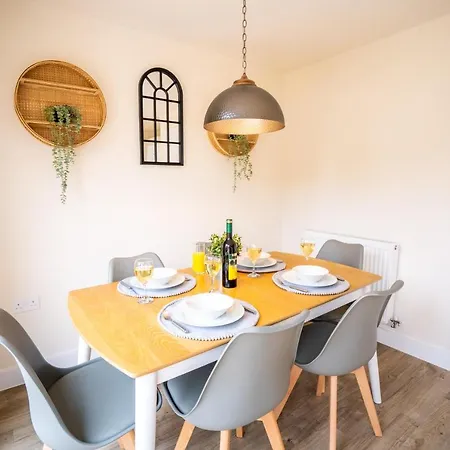 Saltbox Stays - Modern 3 Bed With Off-Street Parking For 2 Cars, Fast Wifi, Sleeps 6 Ashby-de-la-Zouch Extérieur photo