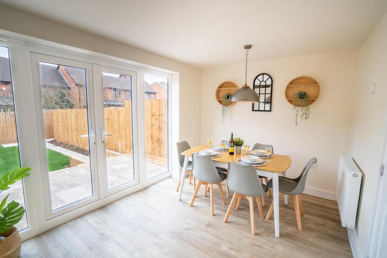 Saltbox - Modern 3 Bed With Off-street Parking For 2 Cars, Fast Wifi, Sleeps 6 Holiday home Ashby-de-la-Zouch