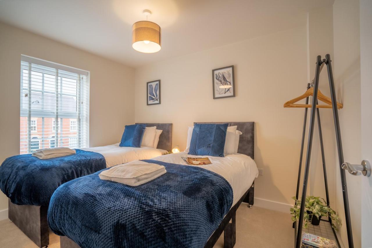 Saltbox - Modern 3 Bed With Off-street Parking For 2 Cars, Fast Wifi, Sleeps 6 Holiday home
